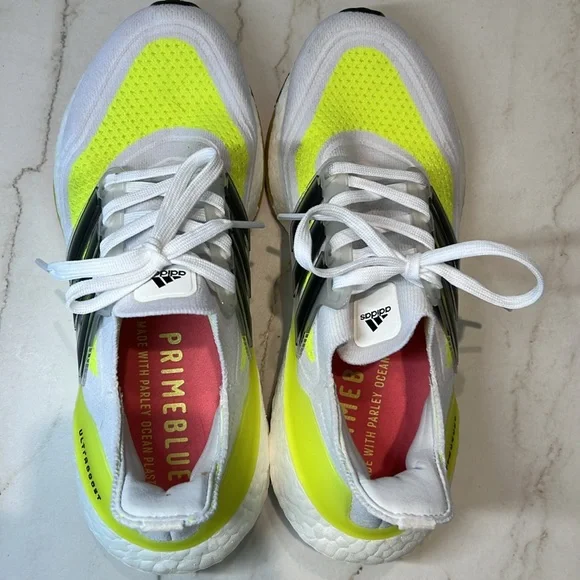 Adidas Ultraboost (Size 7.5) - Picture 6 of 8